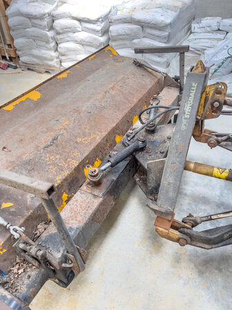 Traktor FORD 6619 m. kost