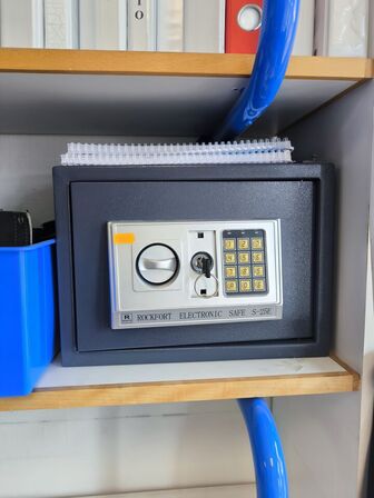 Værdiskab ROCKFORT S-25E m. nøgle