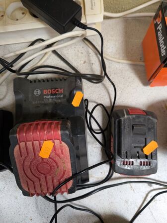 Batterilader BOSCH Prof. GAL 18V-40 inkl. 2 stk. batterier