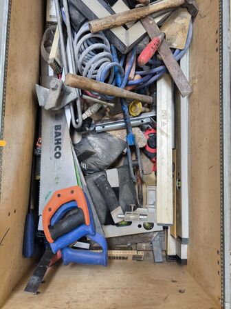 Værktøjskasse inkl. indhold