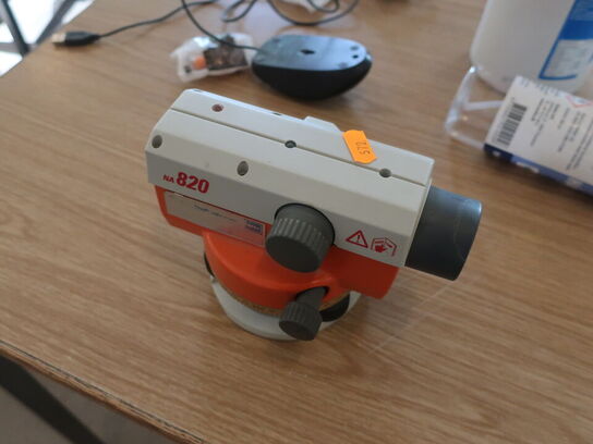 Nivelleringsapparat LEICA NA820