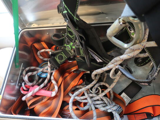 Redningshejs SKYLOTEC MILAN & alukasse inkl. indhold