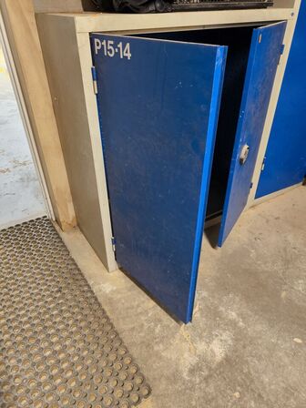 2 stk. stålskabe BLIKA