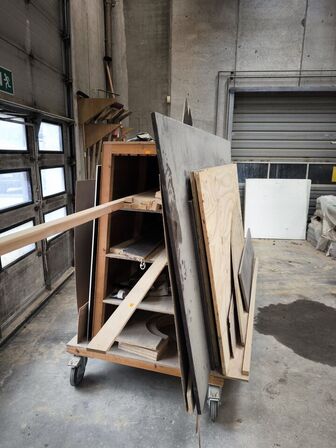 Stor A-vogn inkl. indhold