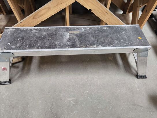 Arbejdsbuk JUMBO og arbejdsbord i træ m.v.