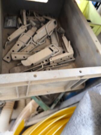 Indhold på reol (højre fag)