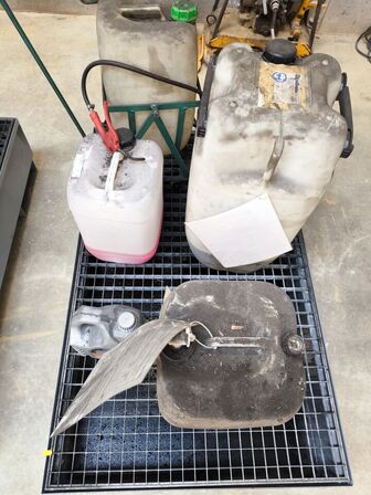 2 stk. kemistationer inkl. indhold