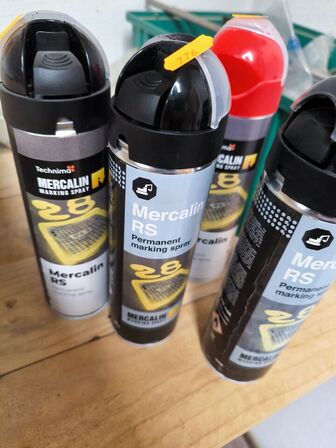 4 ds. MERCALIN markeringsspray & tomme plastflasker