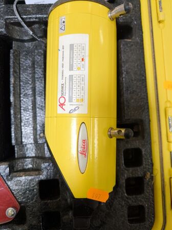 Rørlægningslaser LEICA PIPER 100