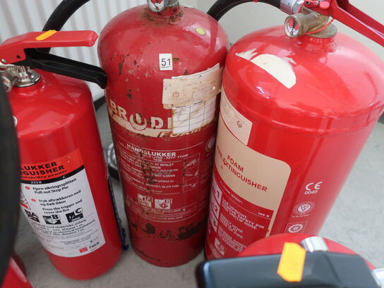 8 stk. pulverslukkere