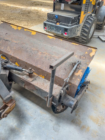 Traktor FORD 6619 m. kost