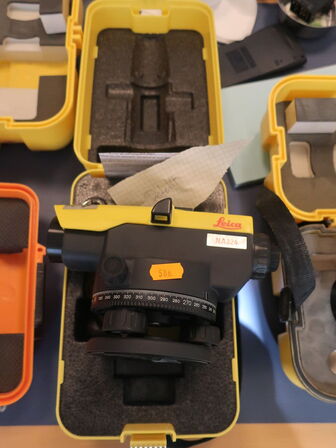 Nivelleringsapparat LEICA NA324