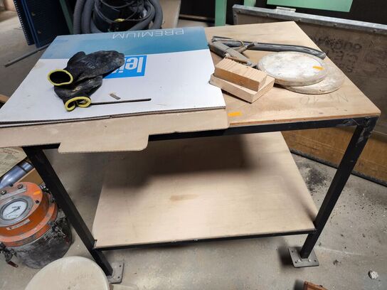 Rullebord inkl. indhold