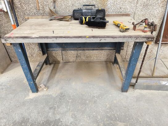 Filebænk inkl. indhold