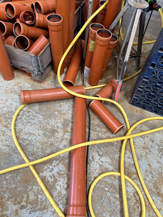 Kloakrør div. størrelse, længder m.v. (se billeder)