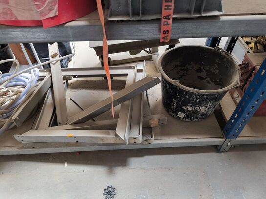 Indhold på reol (venstre fag)