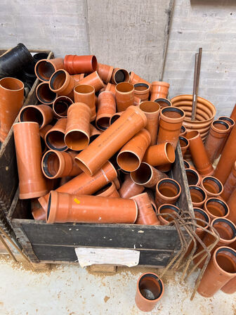 Kloakrør div. størrelse, længder m.v. (se billeder)