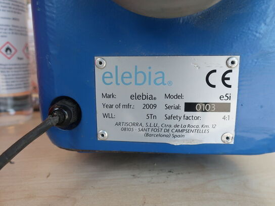 Automatisk kranhoved ELEBIA e5i samt indhold på bord