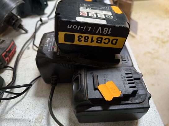 Lader & 2 stk. batterier til MICHANN rørskærer