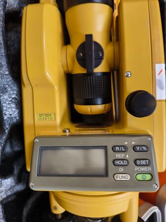 Teodolit TOPCON DT-104