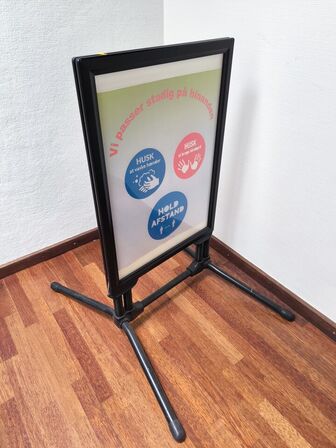 2 stk. stormsikret skilte