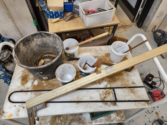 Rullebord inkl. indhold