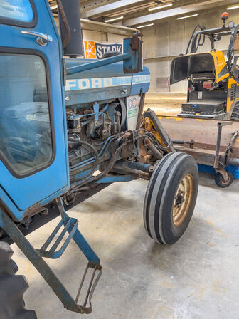Traktor FORD 6619 m. kost
