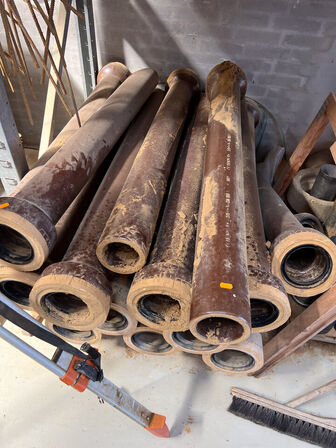 Kloakrør div. størrelse, længder m.v. (se billeder)