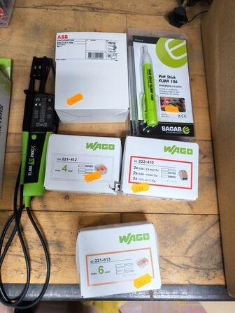 Div. elektrikerværktøj, materiel m.v.