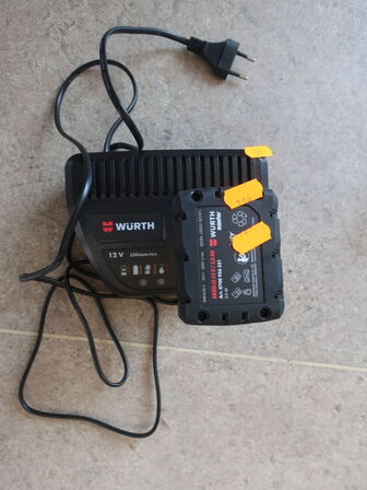 Batteri & lader WÜRTH 12V
