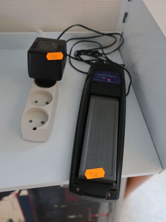 Batteri, ladere m.v. SCANRECO (til kranfjernbetj.)