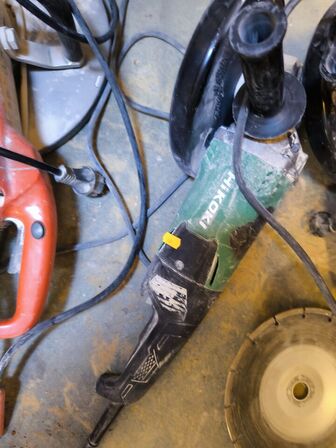 Vinkelsliber/betonskærer HIKOKI