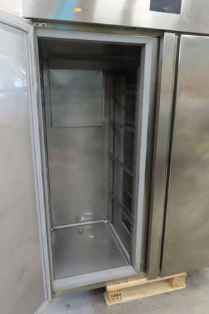 Dobbeltdørs køleskab