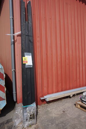 NORDIC PLAY Gyngestativ Arthur sort grundmalet inkl. sort gynge & Trapez 