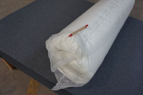 Nordisk fjer Boxseng med træben og Nordisk fjer topmadras 120x200 cm 