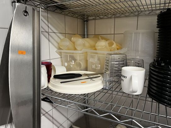 Blandet indhold af reol