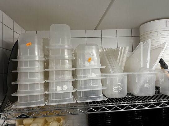 Blandet indhold af reol