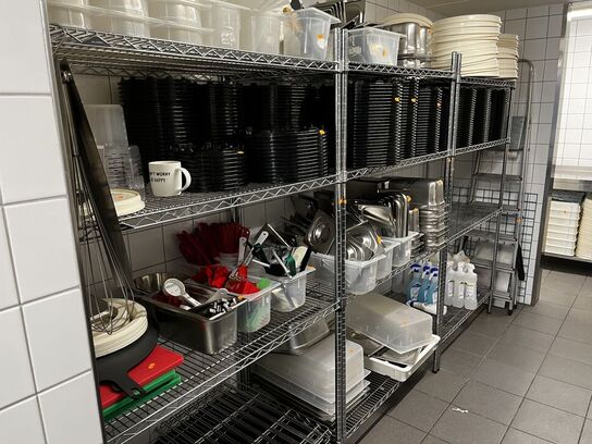 3 reoler uden indhold