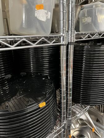 3 reoler uden indhold