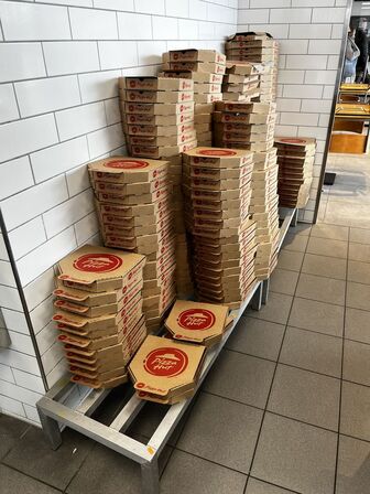 2 reoler m. Indhold GP PRODUCTION LxBxH: 125x50x30