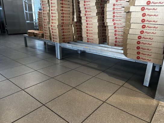 2 reoler m. Indhold GP PRODUCTION LxBxH: 125x50x30