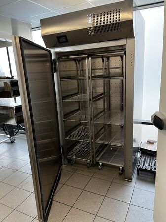 Afrimningsskab/Optøningsskab FOSTER LxBxH: 120x90x221 cm.