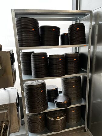 2 reoler u. Indhold 188X100X45