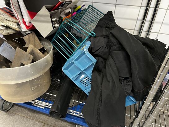 Blandet indhold af reol