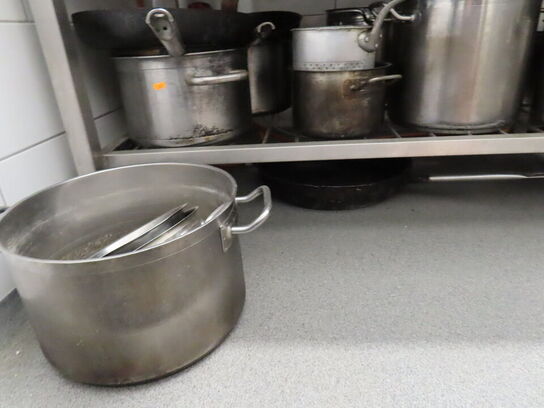 Kogebord, MARENO med 6 blus, inkl. div. gryder og pander