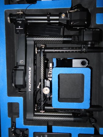 3-akset kamerasystem, TILTA GRAVITY GR-T03 i flightcase