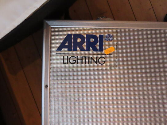 3 stk. tungstens spot, ARRILITE 800W i alukasse