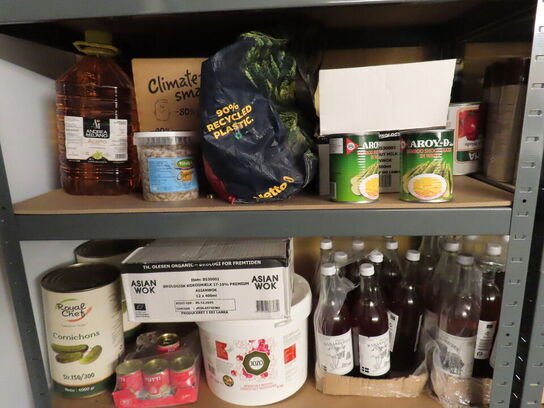 3 stk. reoler med indhold