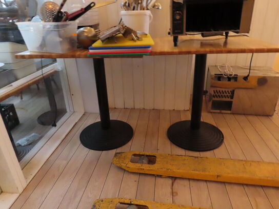 13 stk. cafeborde med 23 stk. cafestole