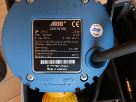 3 stk. tungstens spot, ARRILITE 800W i alukasse